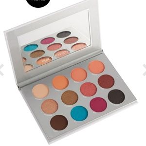Boxycharm x Pur eyeshadow palette